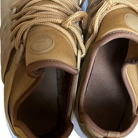 NIKE Wmns Air Presto 'Elemental Gold' - Picture 9 of 13